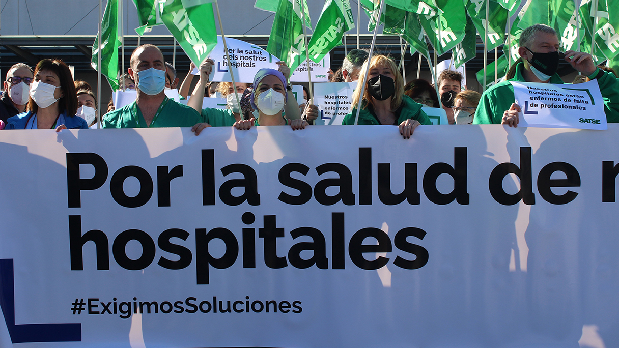 Concentración en las puertas de hospitales de Comunidad Valenciana