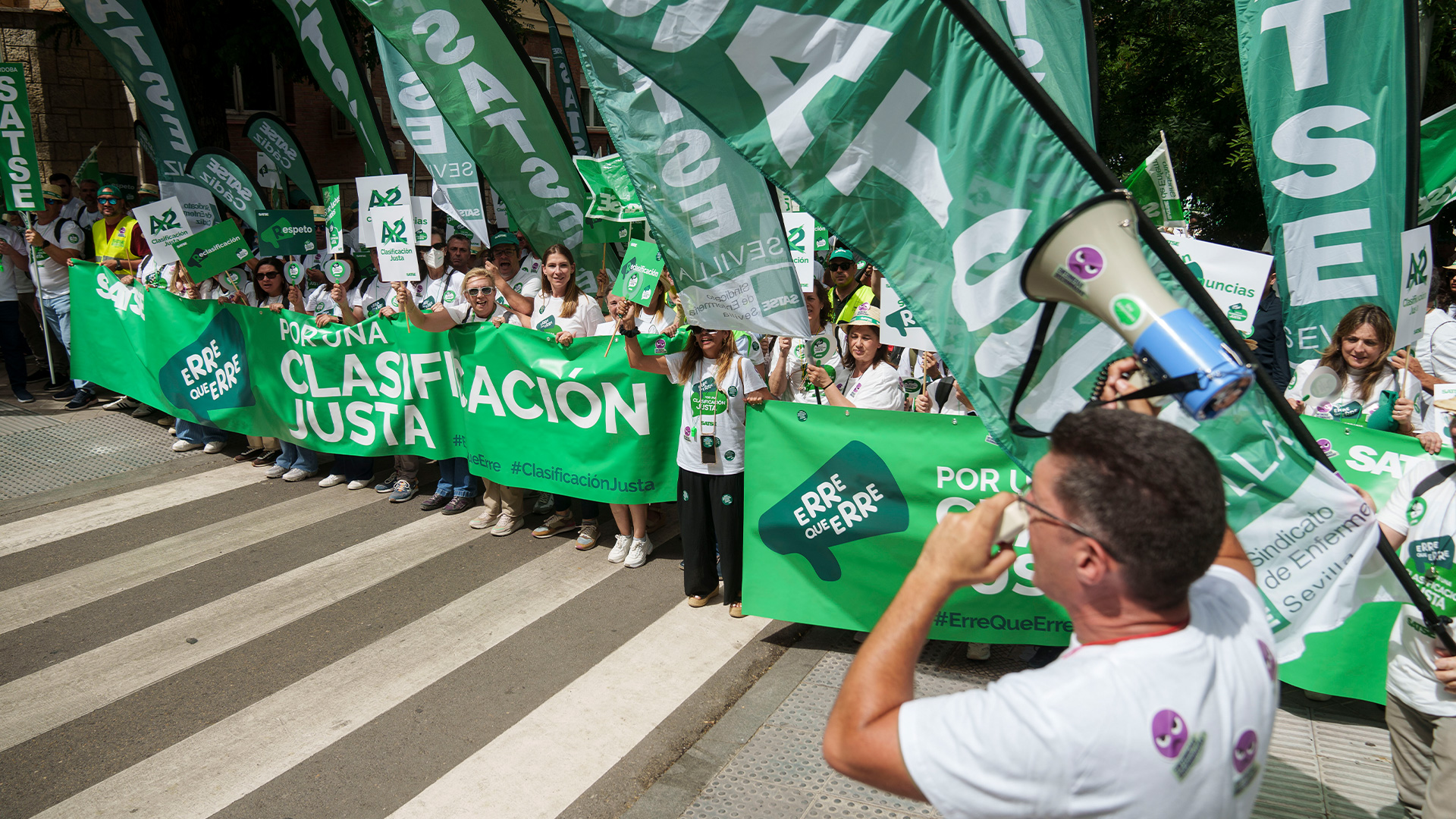 Toda la profesión se encuentra fuerte y unida en su demanda de acabar con la injusta y perjudicial discriminación que sufren desde hace más de 17 años