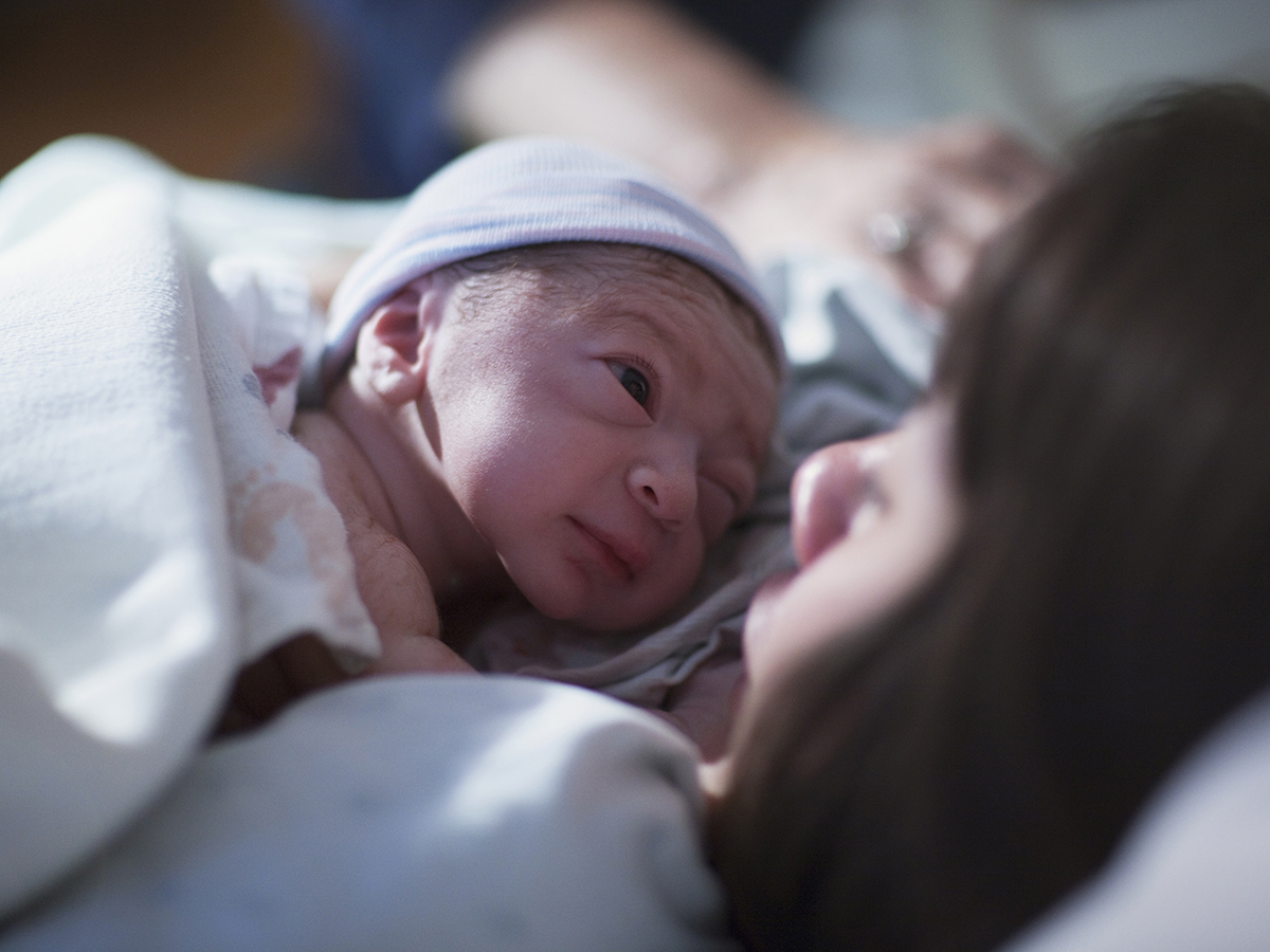 Madre con su bebé recién nacido